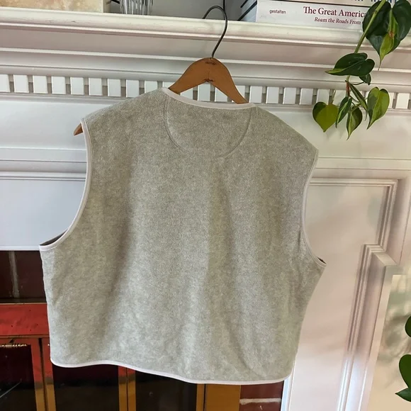 Danton Women's Gray Wool Vest - Picture 3 of 4